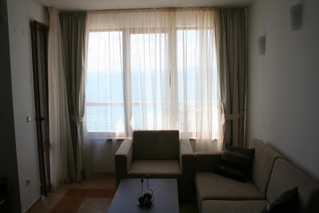 Apartments Helios Pomorie Ruang foto