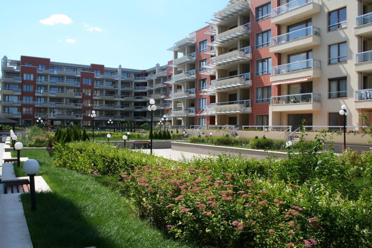 Apartments Helios Pomorie Bagian luar foto